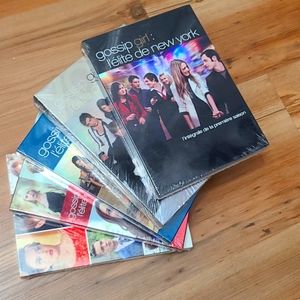 Gossip Girl DVD seasons 1-5 Bilingual (covers are in French)